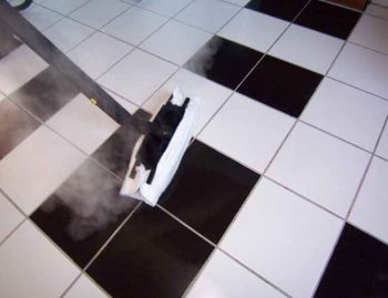 cleaning tiles with Jetsteam