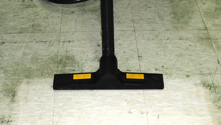 Industrial floor cleaner machine